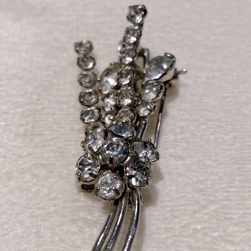 Vintage Austria Rhinestone Spray Brooch 2” Silver Tone Mid-Century Crystal Pin - Picture 3 of 16